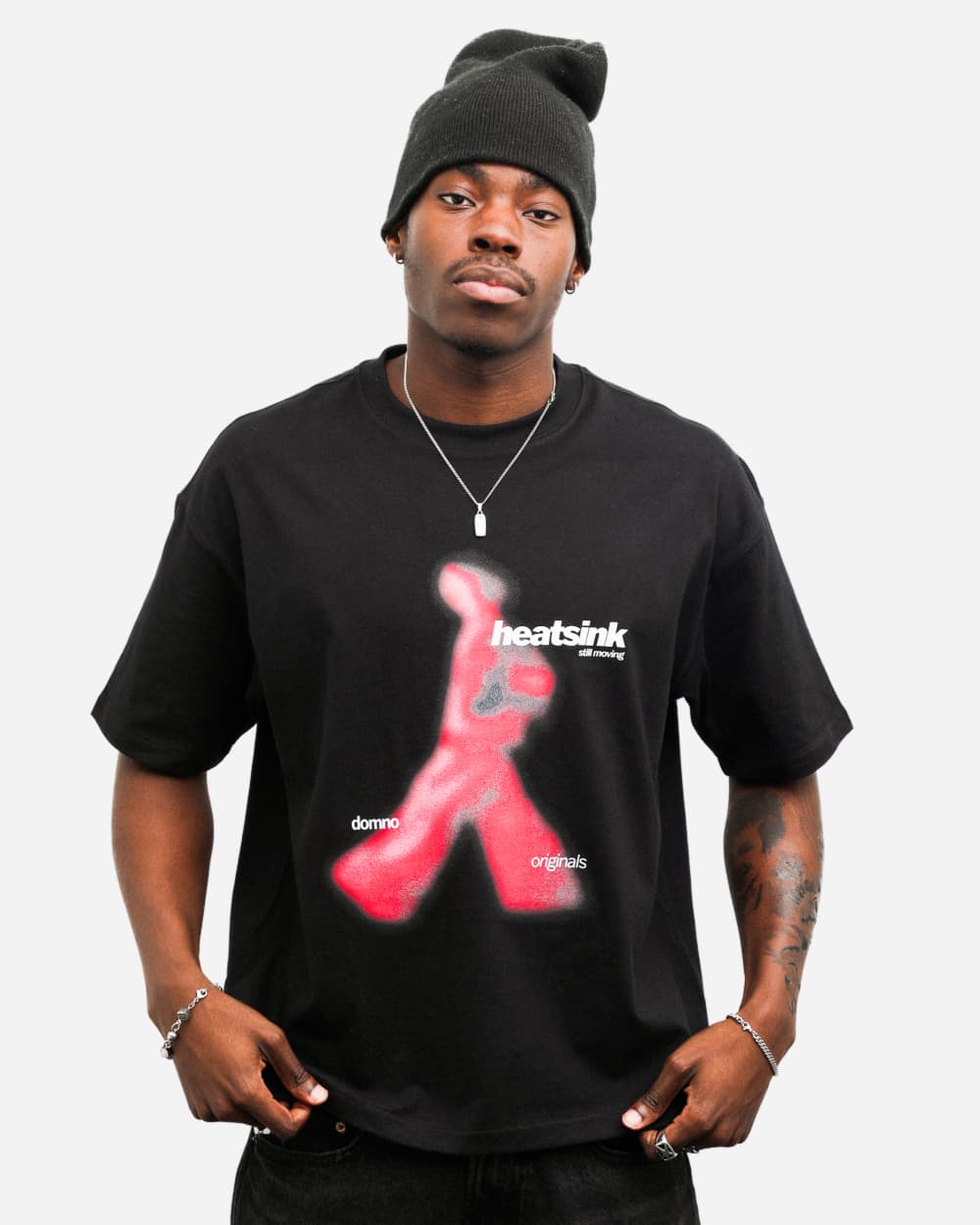 Model is 5'11 (181cm), wearing size L