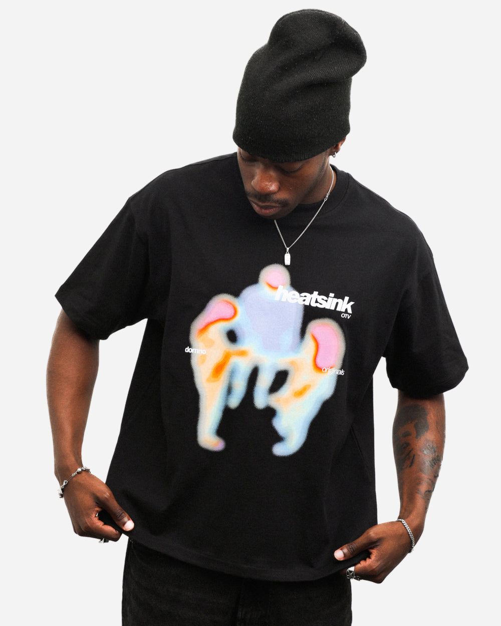 Model is 5'11 (181cm), wearing size L