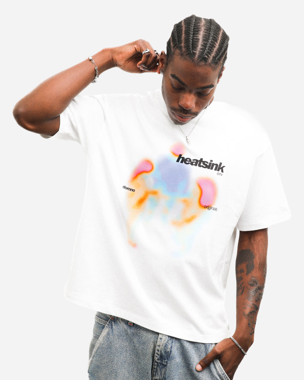 Model is 5'11 (181cm), wearing size L