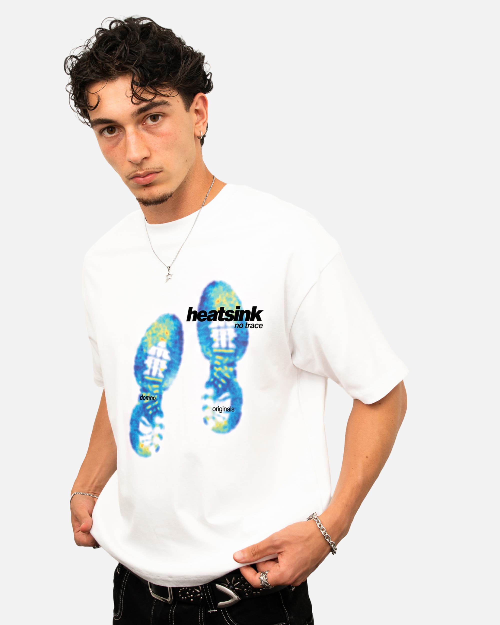 Model is 5'10" (180cm), wearing size M