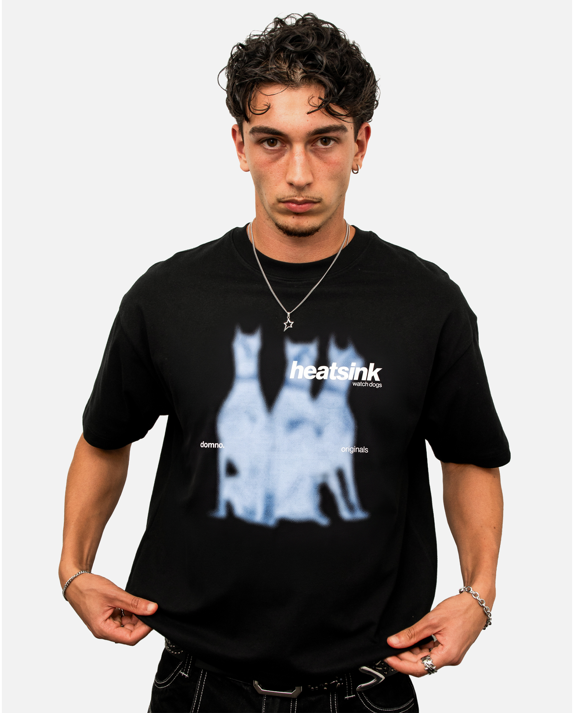 Model is 5'10" (180cm), wearing size M